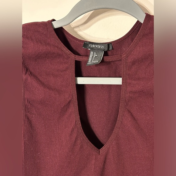 Forever 21 Wine Burgundy Cutout Tank Top size Large. - Picture 3 of 6